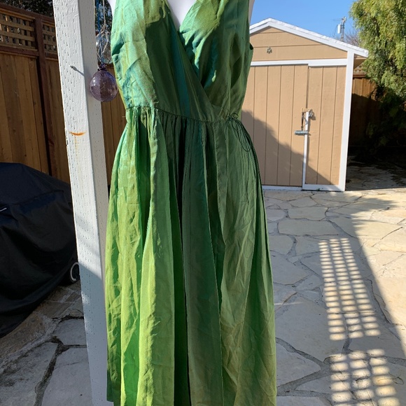 Dosa 100% silk wraparound Dress size 1 or US small gorgeous green - Picture 4 of 16